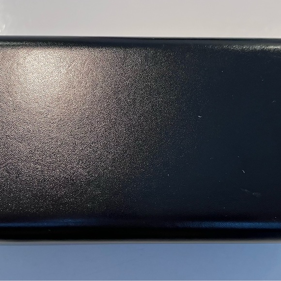 Coach Authentic Carriage Sunglasses Style # 5002T3 Black w matching leather case - Picture 11 of 11